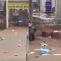 Mini Market Kebanjiran, Barang-Barang Jualan Hanyut di Jalanan