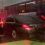 Mobil Pejabat Biasanya Berisik Minta Jalan, Tapi Mercedes Ini Ikut Bermacet-macet Ria, Pemiliknya Bikin Kaget!