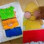 Keren! Anak Ini Buat Mainan Boneka Kertas Sendiri, Warganet Beri Pujian