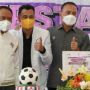 5 Potret Nagita Slavina Tampil Elegan Pakai Jas Bos Rans Cilegon FC
