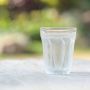 5 Alasan Baiknya Hindari Minum Air Dingin, Termasuk Bisa Sebabkan Gangguan Pencernaan!