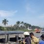 Diduga Korsleting Listrik, Mobil Minibus Terbakar di Tol Jakarta-Merak