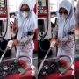 Bensin Tumpah-tumpah Gegara Aksi Gadis Berpose Isi Sendiri saat Direkam di SPBU, Warganet: Kebanyakan Gaya