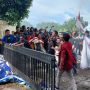 Demo Mahasiswa di Depan Kantor Wali Kota Ternate Berujung Ricuh