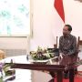 Jokowi Sibuk Urus Tamu Negara, Mahasiswa hingga Emak-emak di Luar Istana Panas-panasan Demo