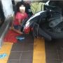 Nangis Kejer Gegara Motor Ambruk, Bocil Ini Panik sampai Kuat Angkat Motor Lagi, Publik Berdebat