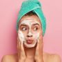Tak Cuma Lebih Bersih, Double Cleansing Juga Melawan Tanda-Tanda Penuaan