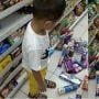 Viral Bocil Bikin Barang Minimarket Berantakan di Lantai, Tante Auto Nyesek