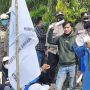 Lantang, Emak-emak Orasi di Depan Kantor DPRD Cilegon, Tolak Jokowi 3 Periode