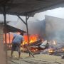 7 Kios di Pajak Sipahutar Sumut Ludes Terbakar, Diduga Akibat Kayu Bakar