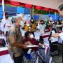 Serahkan BLT Minyak Goreng di Cirebon, Presiden Jokowi: Ingat Jangan untuk Beli Pulsa HP