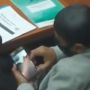 Bukannya Minta Maaf, Anggota DPR Terciduk Nonton Video Porno Klaim Dibajak, Netizen Beri Sindiran Menohok
