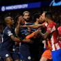 Tak Puas Baku Hantam di Lapangan, Pertikaian Pemain Atletico Madrid vs Manchester City Berlanjut di Lorong Stadion