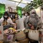 Berburu Busana Hari Raya di Indonesia Fashion Week