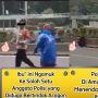 Oknum Polisi Diduga Tendang Kemaluan Ibu-ibu yang Bagikan Takjil ke Pendemo, Warganet: Kawal sampai Dapat Keadilan!