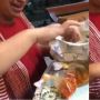 Ibu Ini Terlalu Senang Mau Makan Nasi Padang, Endingnya Malah Tak Terduga