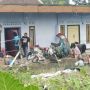 Warga Temukan Uang Segepok saat Menjaring Ikan di Lokasi Banjir