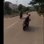 Niat Bantu Teman Bikin Konten Naik Vespa, Pemotor Ini Malah Berujung Kena Apes
