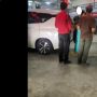 Viral Pemobil Mengamuk di Parkiran Mall, Bentak Petugas Karcis dan Nyaris Baku Hantam