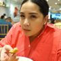 Gaya Nagita Slavina Pakai Celana Kulot Knit, Warganet: Mama Gigi Sudah Lupa Toko Zara