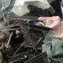 Penampakan Mobil Tertabrak KRL Jurusan Bogor - Jakarta di Jalur Stasiun Citayam Depok, Hancur Parah