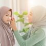 Agar Betah Pakai Jilbab Saat Halal Bihalal, Ini Tips Memilih Baju Lebaran Anak