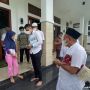 Momen Haru Edy Rahmayadi Borong Buku yang Dijual Anak Yatim di Masjid