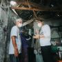 Wali Kota Surabaya Resmi Luncurkan Program Padat Karya Dandan Omah untuk Dongkrak Ekonomi Rakyat