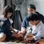 Cara Tanamkan Empati Pada Anak Sesuai Fase Tumbuh Kembang, Perhatikan Ya Bun!