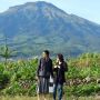 Deretan Potret Kemesraan Duta Sheila On 7 Bersama Sang Istri, Adem Banget!