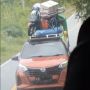 Viral di Tiktok, Pemudik Asal Kalbar Nekat Menaikkan Motor ke Atas Mobil, Netizen: Itu Bukan Mudik, Tapi Ngungsi!
