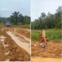 Viral, Agar Bisa Dilalui, Warga Ngabang Harus Sedot Air yang Genangi Jalan Rusak Pakai Dompeng