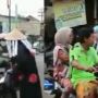 Beda dari Lainnya, Anime Lovers Berikan Takjil Sekalian Cosplay, Warganet: Wibu Halal