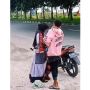 Momen Pasutri Remaja Momong Bayinya Bikin Warganet Salut: Bapaknya Luwes