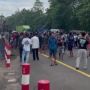 Protes Sistem One Way, Pengendara Blokir Akses Tol Cipularang, Polisi : Kami Tidak Ingin Menyakiti Siapa-Siapa