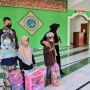 Mensos Risma Motivasi Anak-anak Peserta Pesantren Kilat