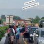 Potret Pemobil Putar Balik Gegara Tak Kuat Macet di Tol Cipularang, Publik: Mental Cupu tapi Mau Mudik