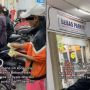 Heboh Tulisan Bebas Parkir Segede Gaban depan Minimarket, tapi Jukir Tetap Minta Tarif, Tuai Perdebatan