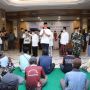 Malam Takbiran, Ganjar Bagikan 1.500 Zakat Fitrah kepada Fakir Miskin di Semarang