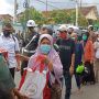 Antre dari Siang di Pasar Serangan, Ribuan Warga Ngalap Berkah Sembako Lebaran dari Presiden Jokowi
