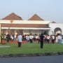 Jokowi Salat Id di Gedung Agung, Masyarakat Antusias Ikut