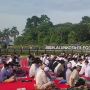 Jadi Perantau, Ibra Salat Ied di Alun-alun Kota Cilegon demi Selfie dengan Helldy Agustian
