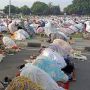 Dua Tahun Tak Ada Salat Id, Ribuan Umat Muslim Padati Alun-Alun Kidul