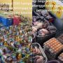 Enggak Kaleng-Kaleng, Keluarga Ini Kasih Hampers Lebaran Sekeranjang Sembako Berisi Seekor Ayam hingga Telur