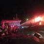 Kapal Nelayan di Dermaga Batere Terbakar, Puluhan Keluarga Diungsikan