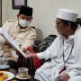 Dengar Kiai Muzakki Kurang Sehat, Prabowo Subianto Langsung Terbang ke Jember dan Bantu Pengobatannya