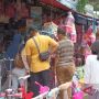 Panen Berkah, Pasar Gembrong Diserbu Warga yang Ingin Belanjakan Uang THR