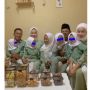 Kocak! Bocah Bersin Sampai Keluarkan Ingus Saat Foto Lebaran dengan Keluarga