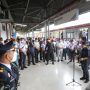 Erick Thohir Bersama Dirut Jasa Raharja dan KAI Tinjau Arus Mudik di Pasar Senen
