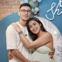 Foto Mesra Bareng Suami, Penampilan Jessica Iskandar Jadi Sorotan